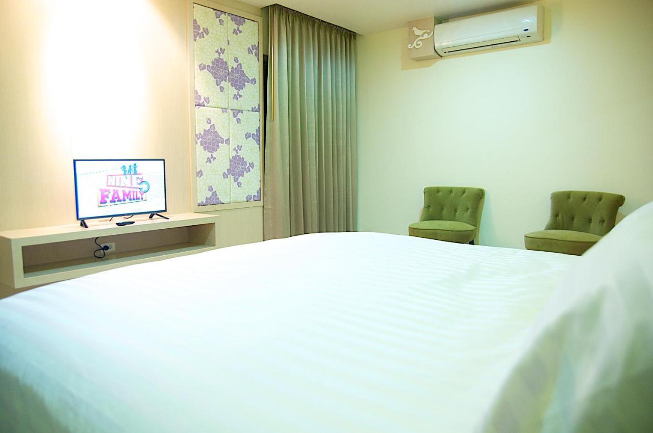 Jolly Suites&Spa Petkasem Haōhng Khēm Exteriér fotografie
